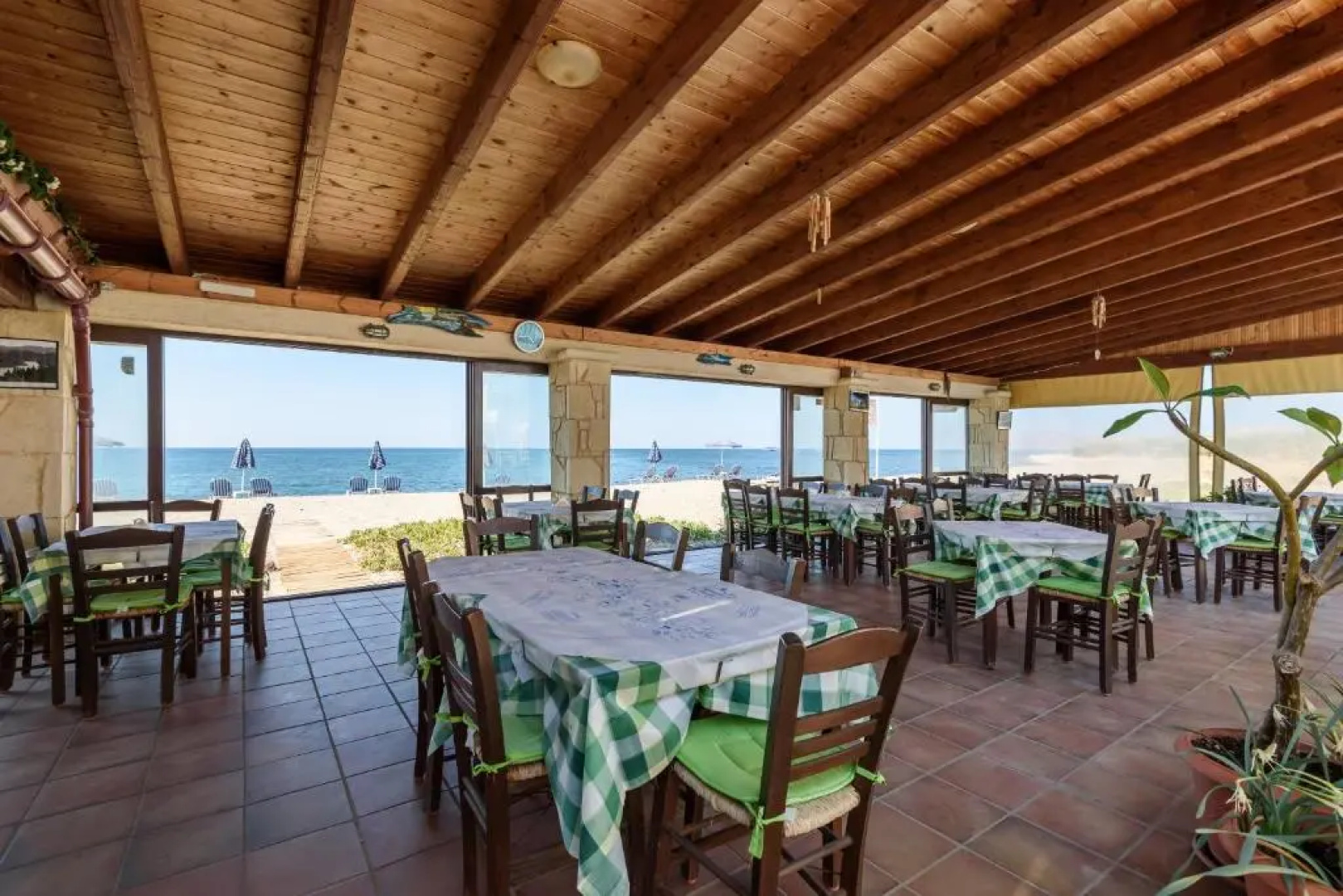 Kostakis Beach Apartments