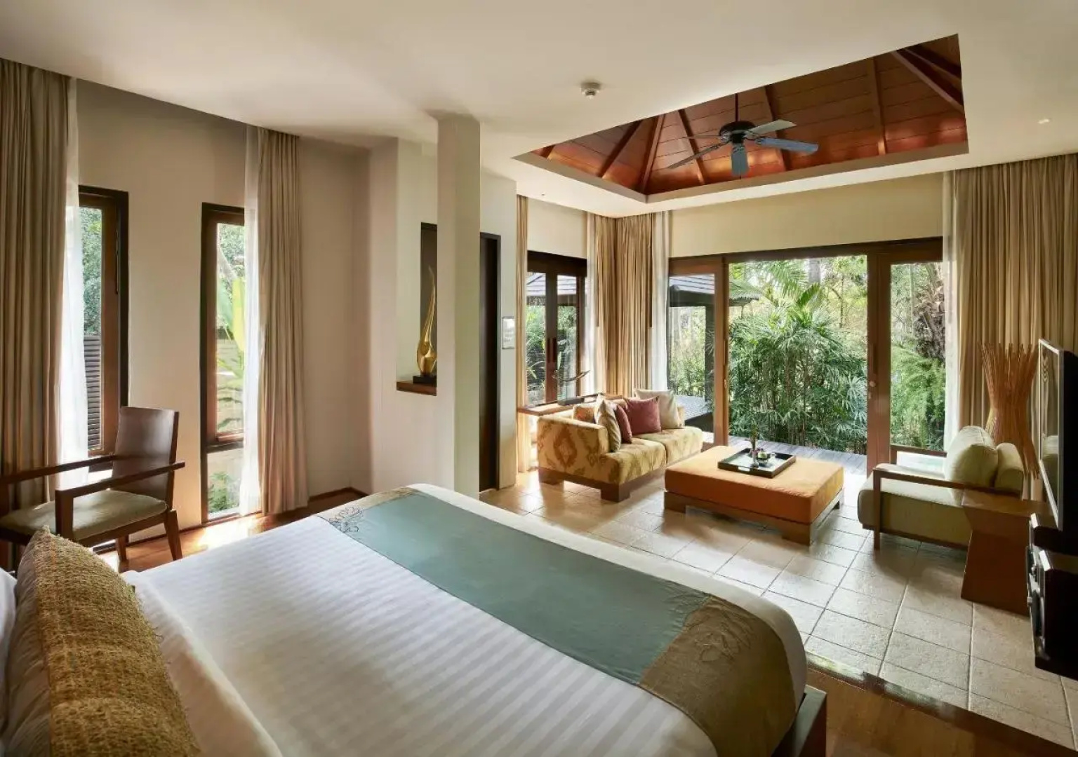Sea Sand Sun Resort and Villas
