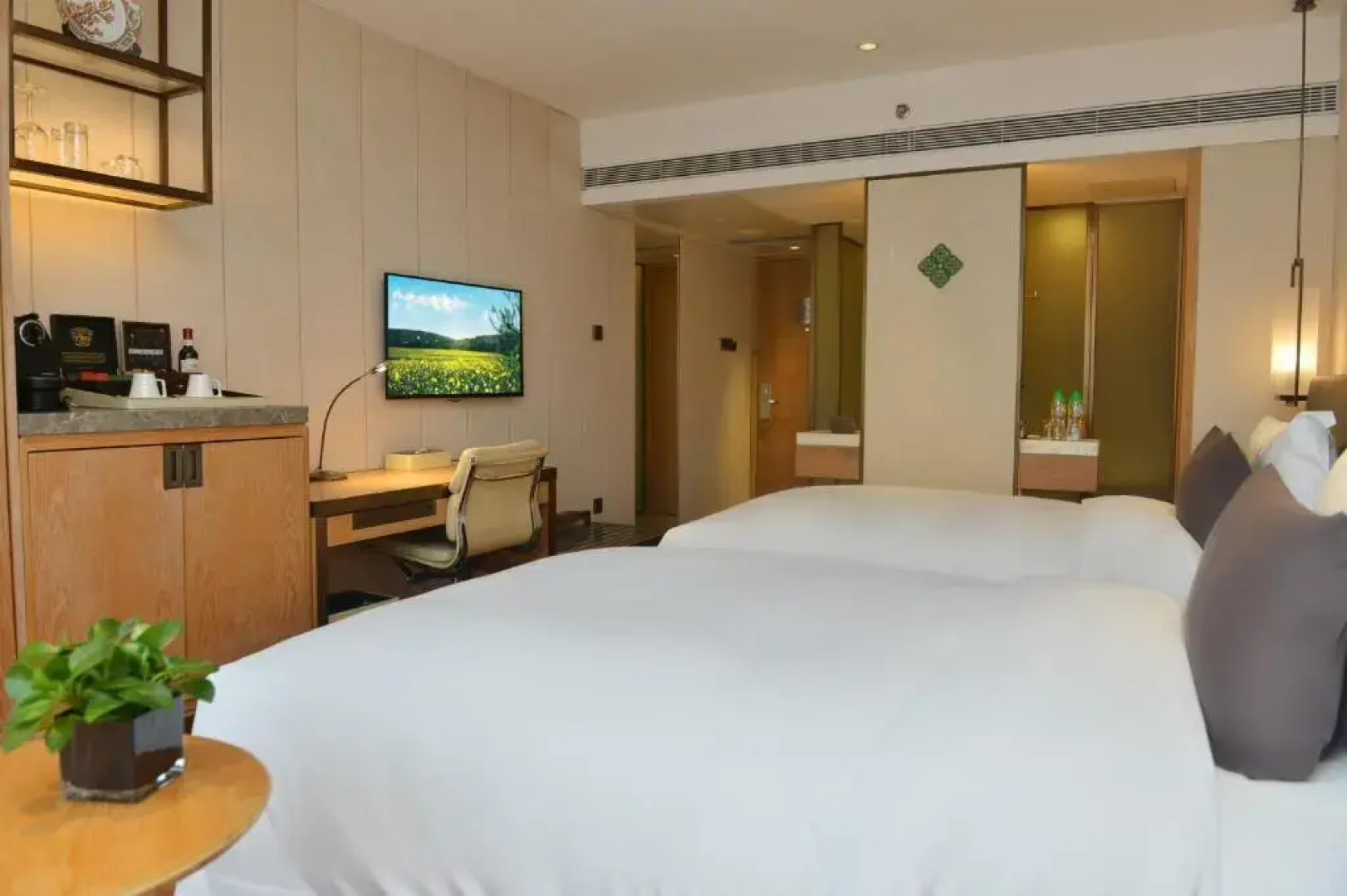 Отель The Garden Hotel Guangzhou