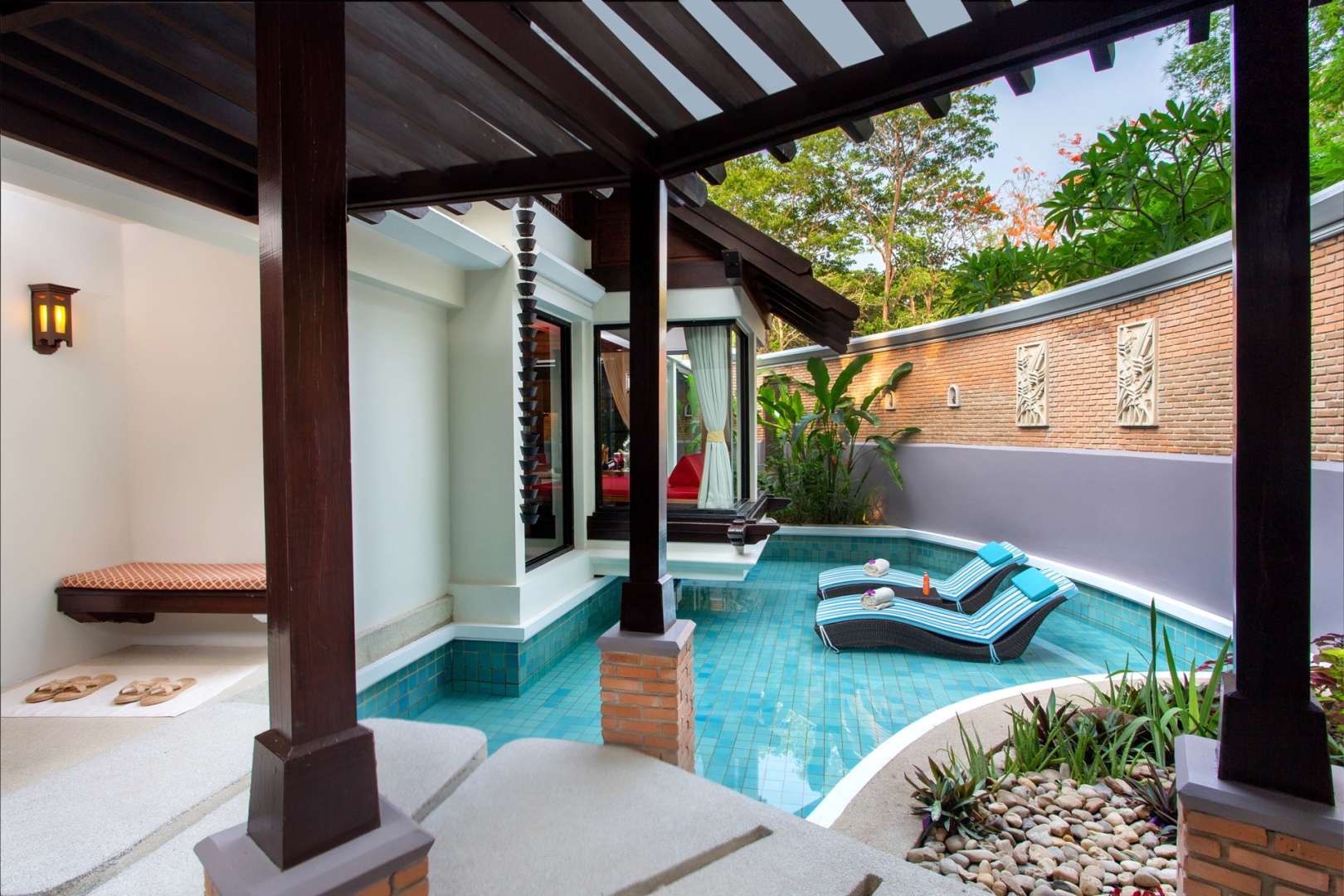Hotel & Suites Shangri-La