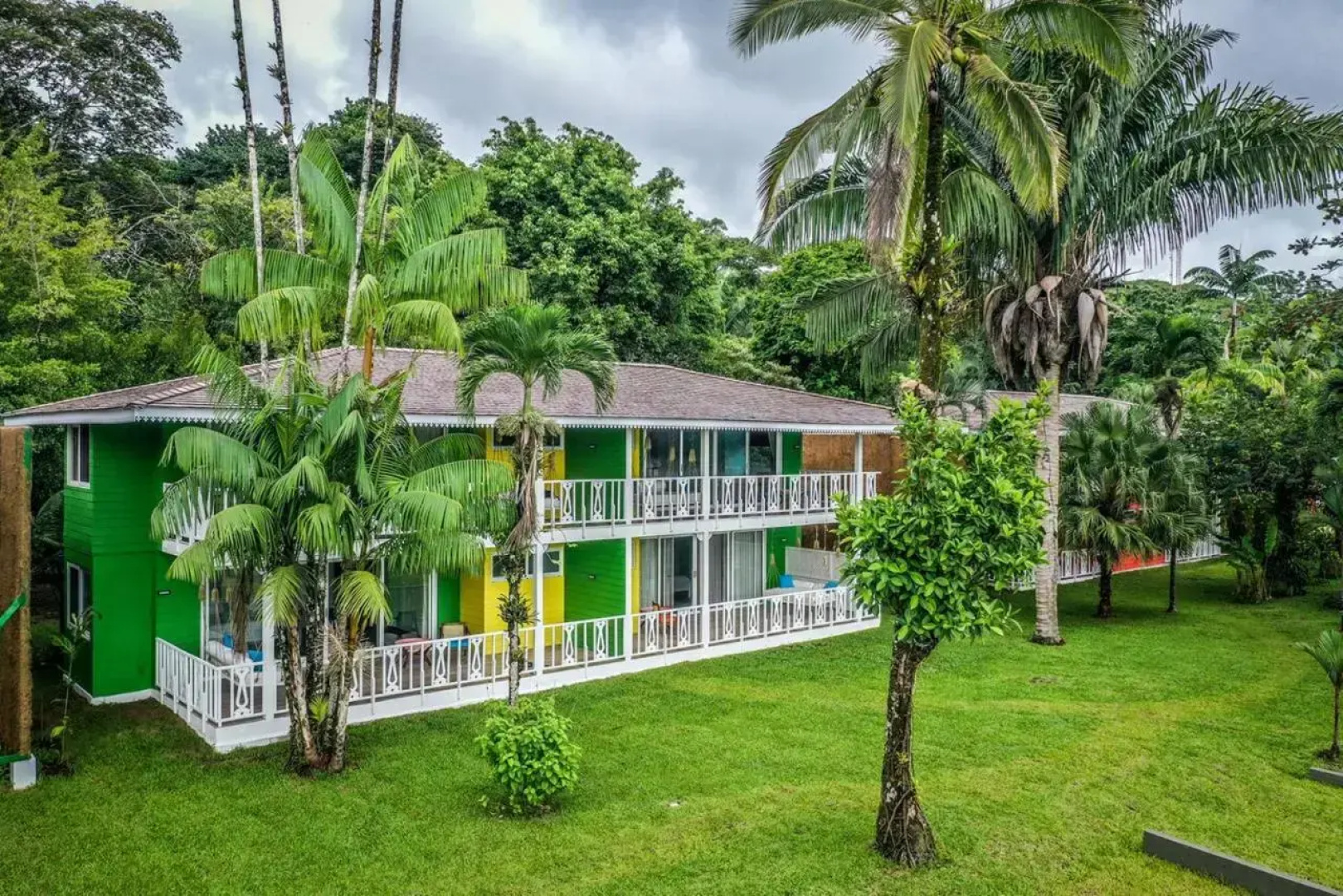 Tortuga Lodge