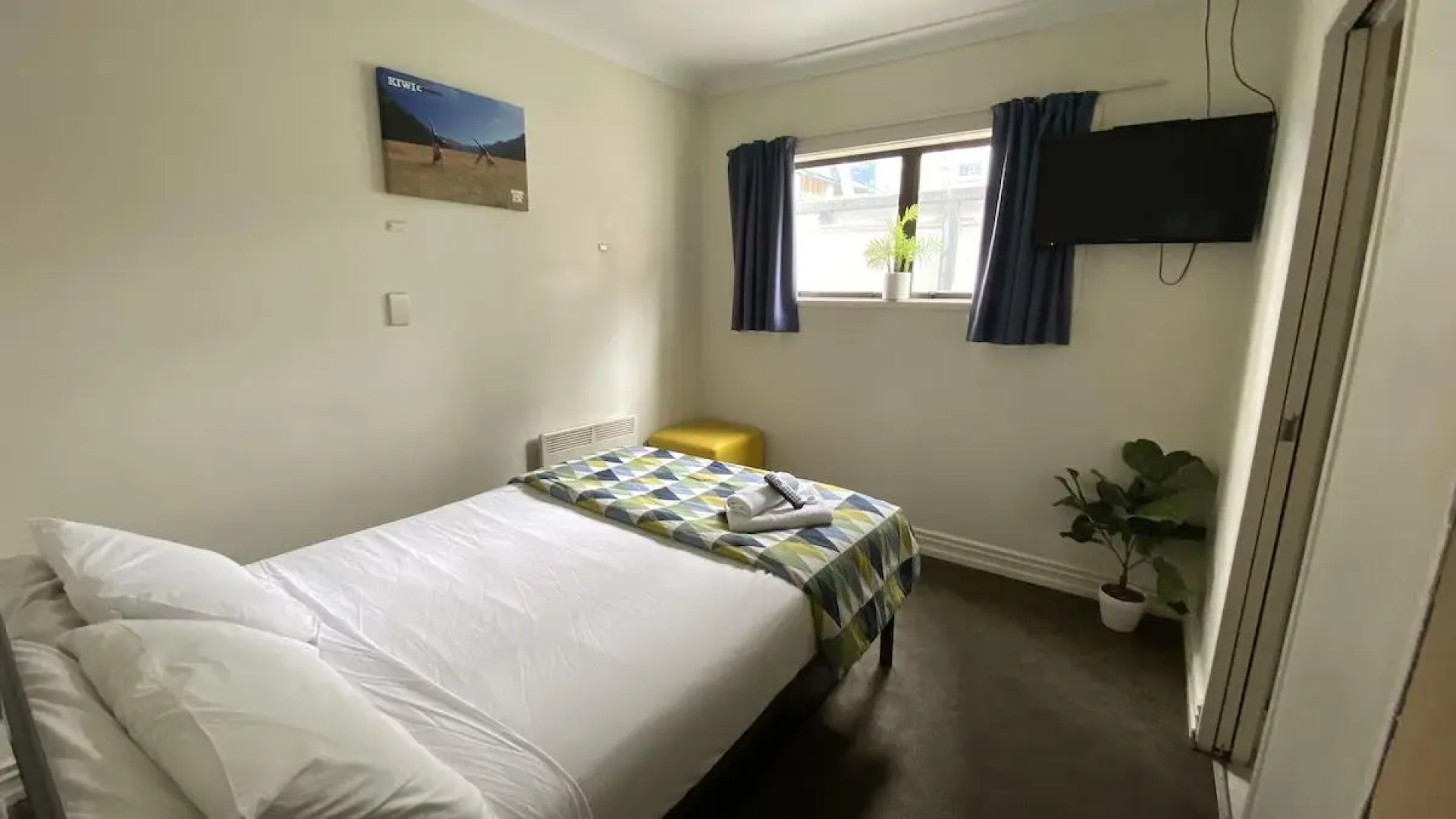 Nomads Auckland Backpackers