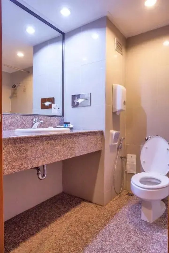 Cholchan Pattaya Beach Resort