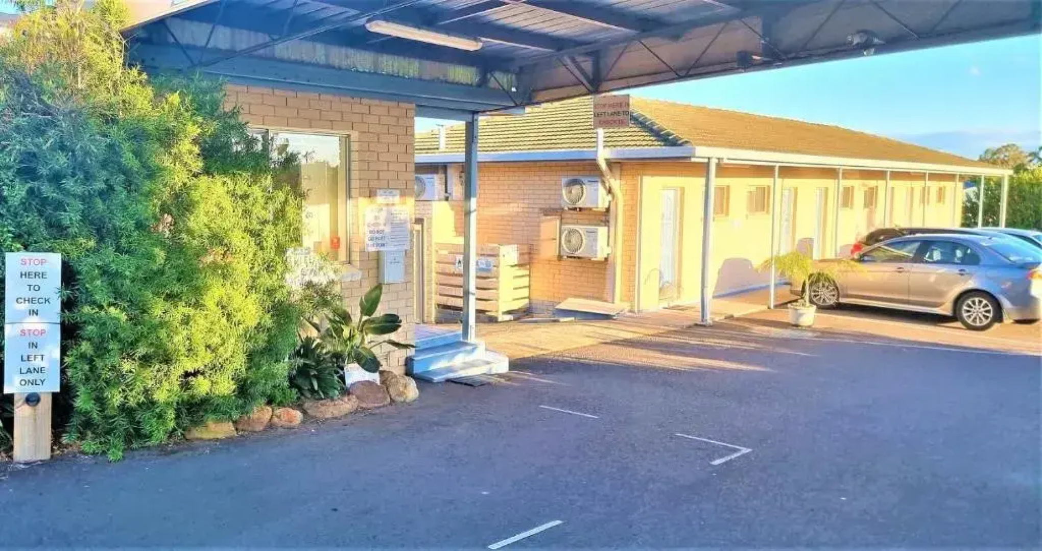 Mollymook Ocean View Motel - Welcoming Guests 18 Years and Older
