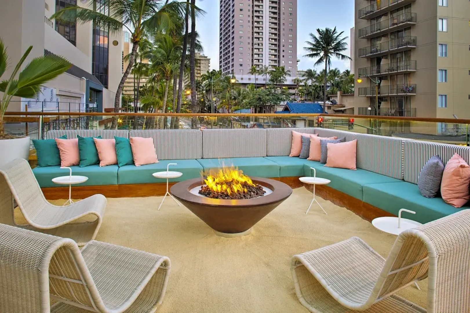 The Laylow Waikiki, Autograph Collection