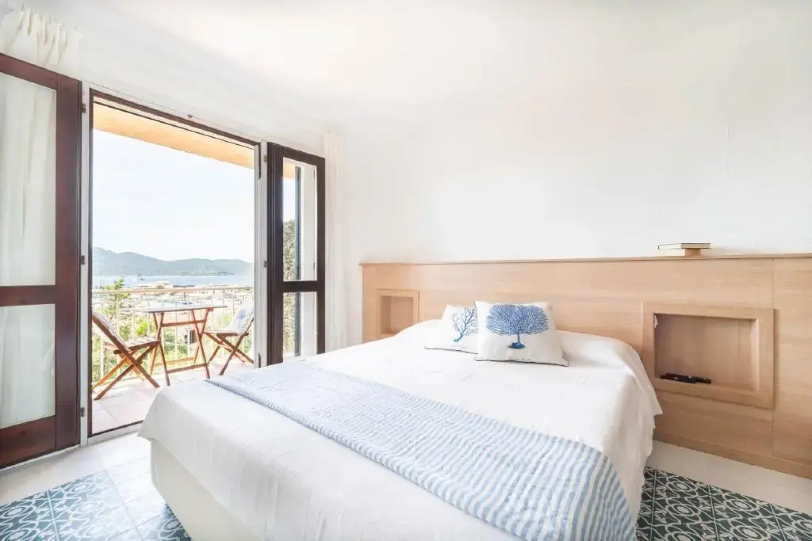 Отель Sunset Suite Sardinia
