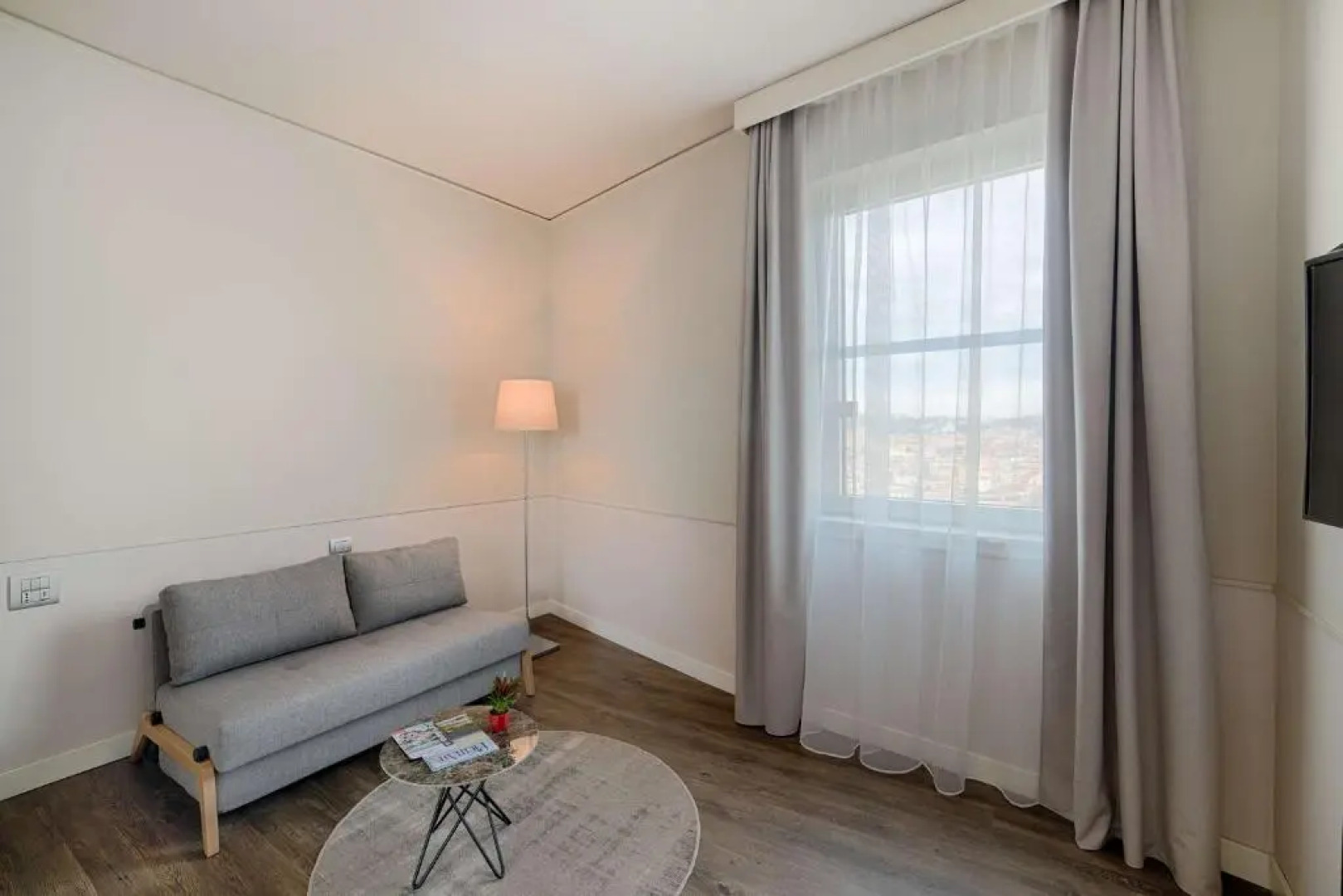 Отель NH Napoli Panorama