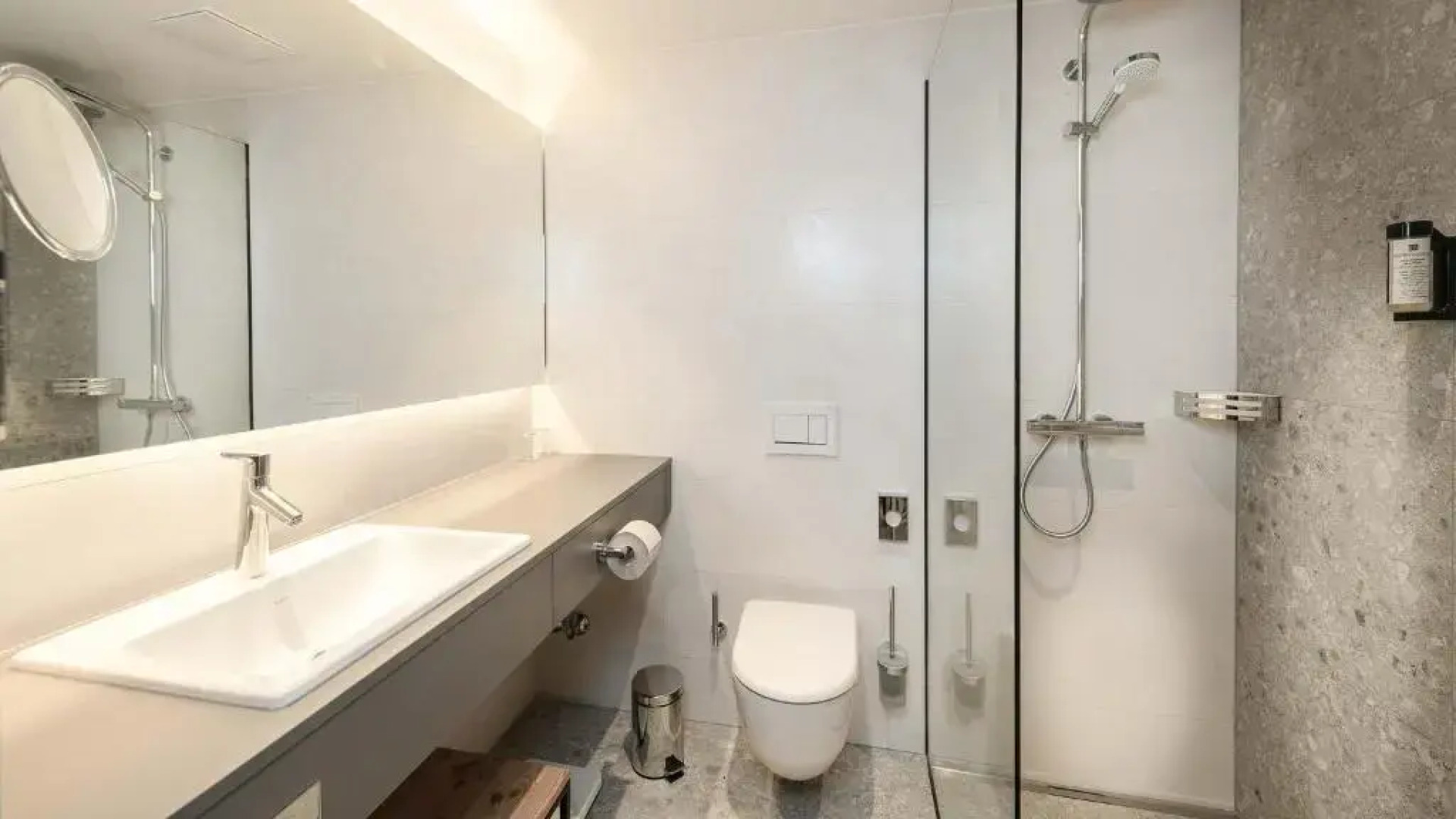 Dips&Drops – SUPERIOR HOTEL · SPORTS · SPA · RESTAURANTS