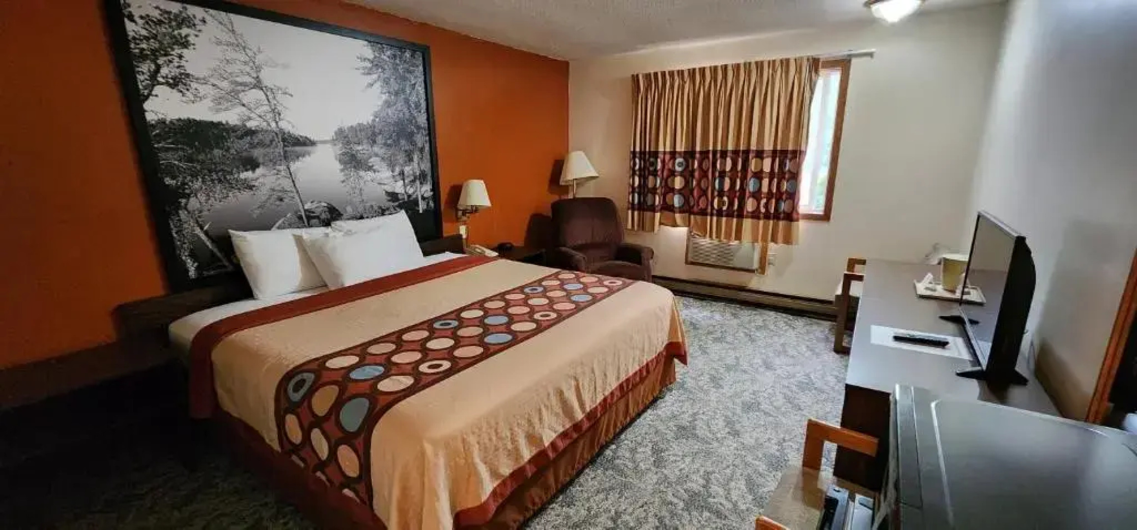 Hotel Iron Mountain Inn & Suites