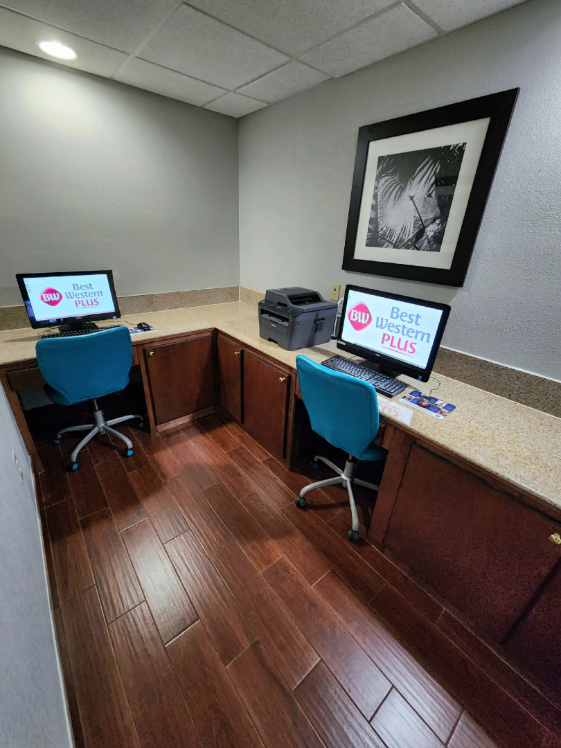 Best Western Plus Blue Angel Inn