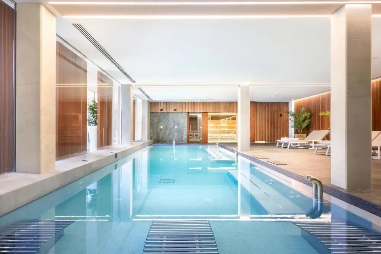 Отель Marina Badalona