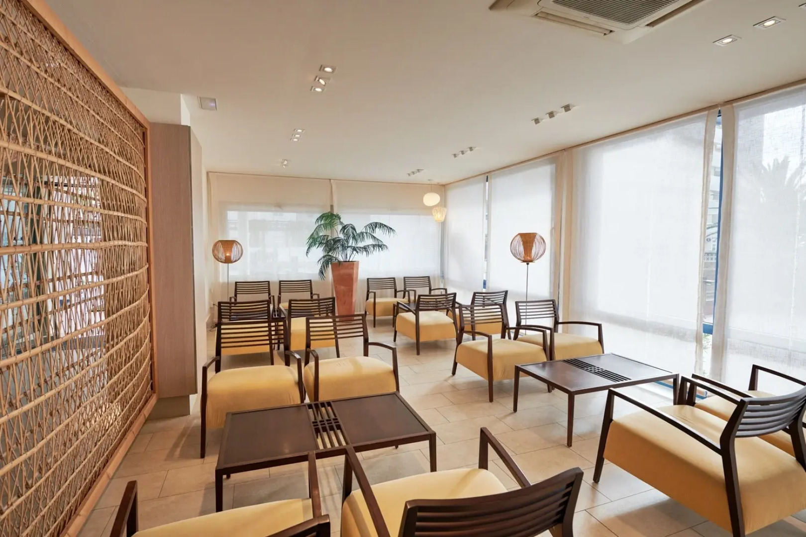 Отель Checkin Blanes