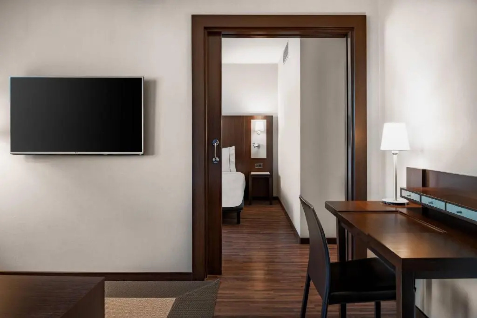 Отель Leonardo Royal Barcelona Forum