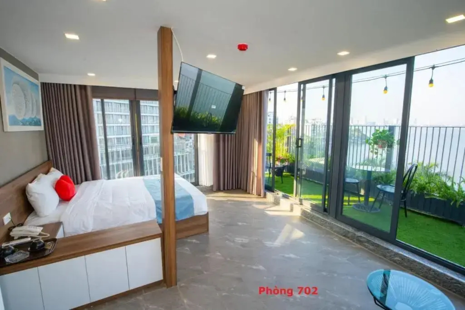 Hanoi Lake View Hotel & Travel