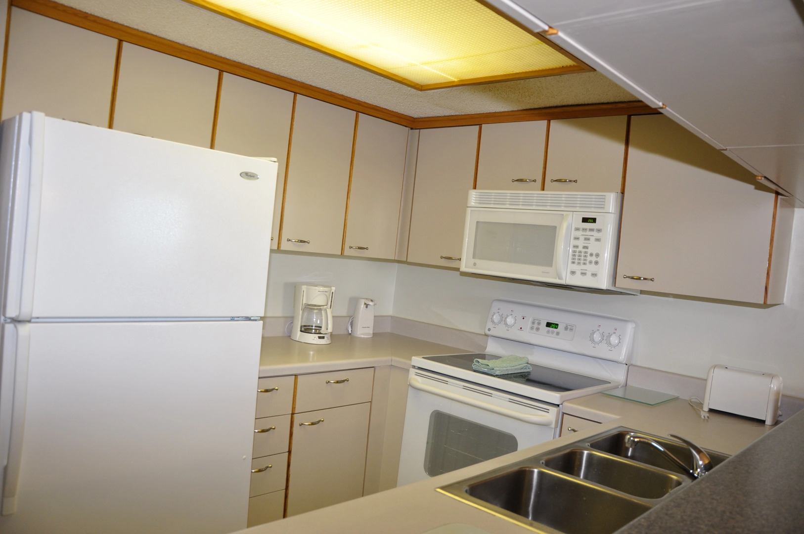 South Hampton - 2 BR Condo Oceanview - STP 1756