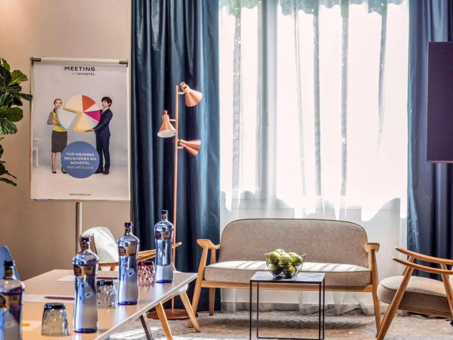Отель Novotel Barcelona Cornella