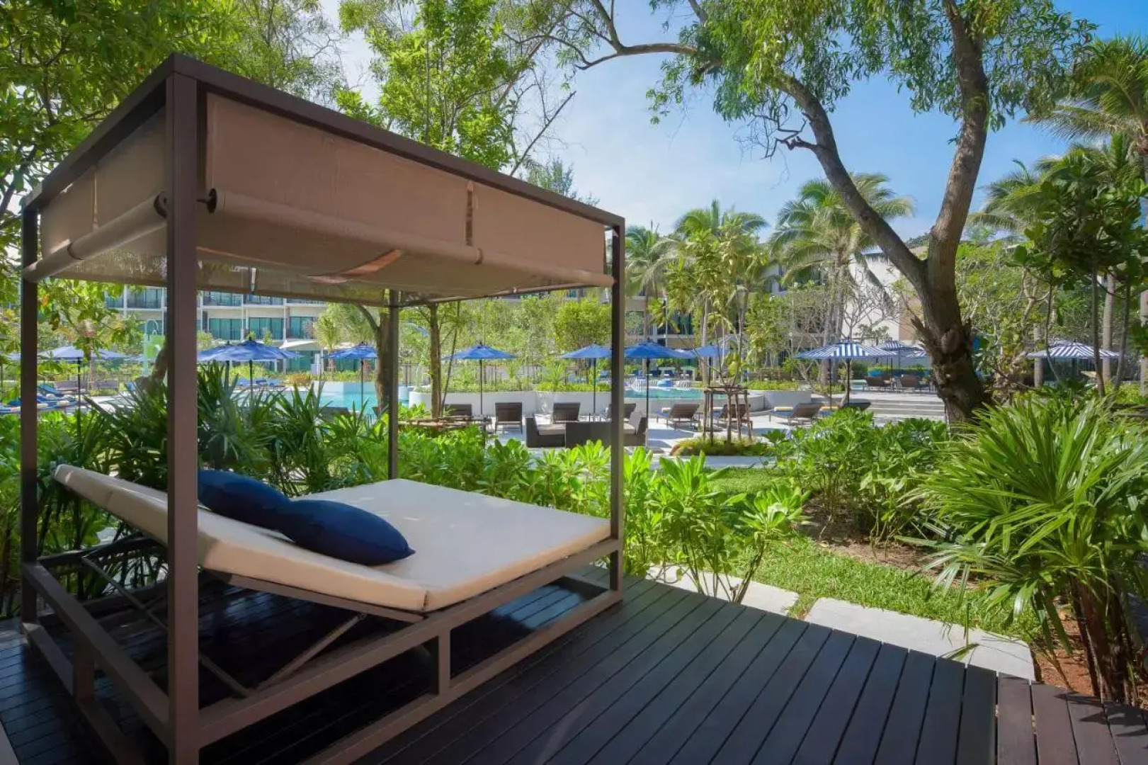 Le Méridien Phuket Mai Khao Beach Resort