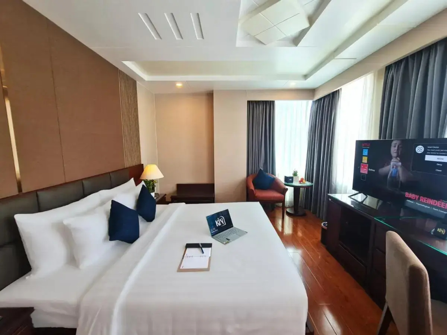 Kin Hotel Thi Sach