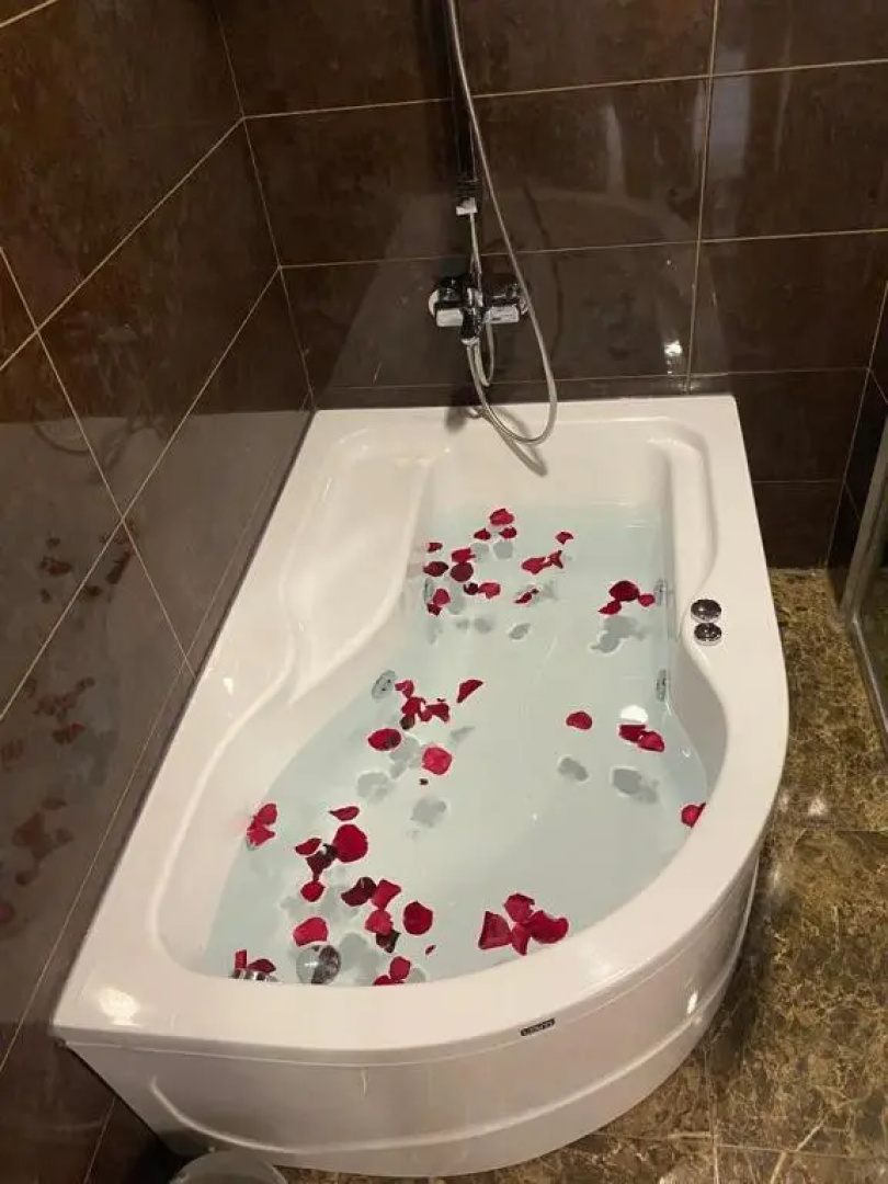 Kanyonvadi Hotel