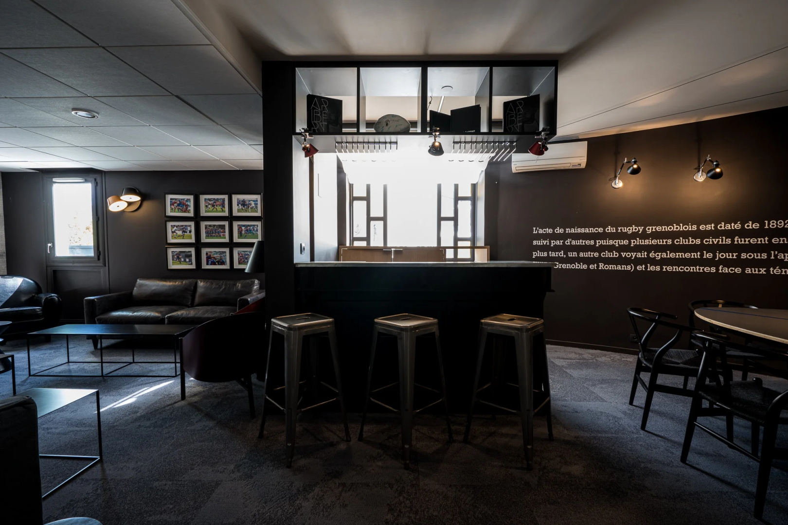 PoMo Hotel & Restaurant