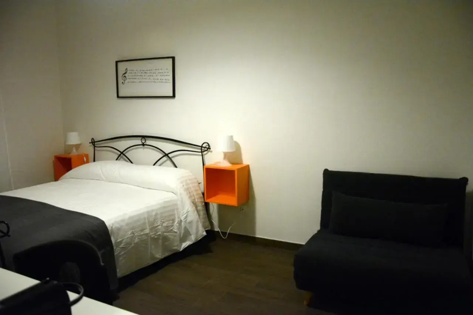 Отель Mambo Suites