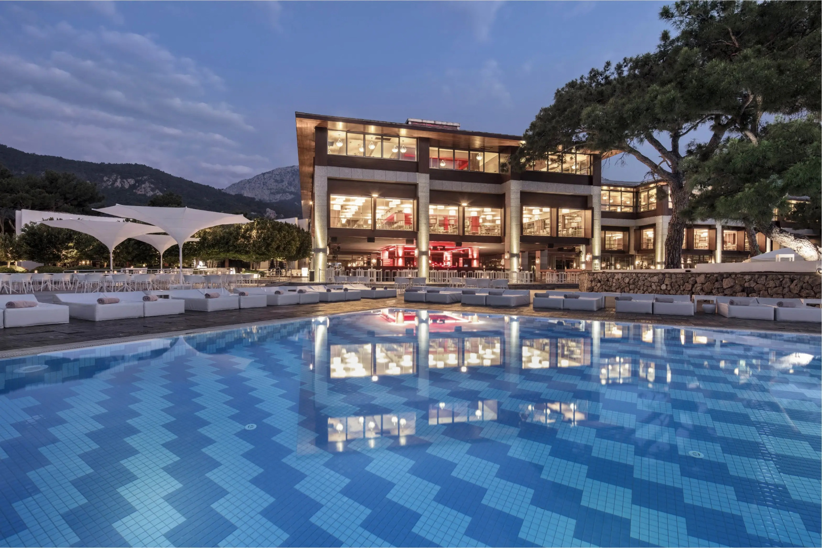 Rixos Sungate - The Land of Legends Access