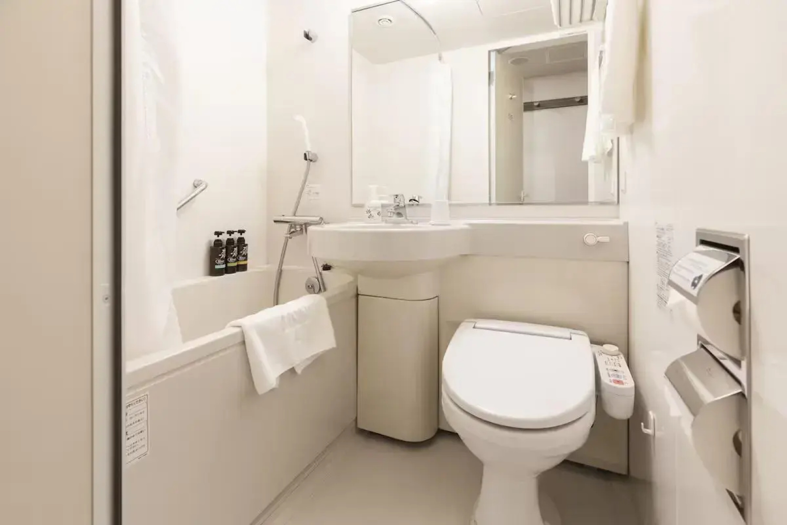 Отель Sotetsu Fresa Inn Shimbashi Hibiyaguchi