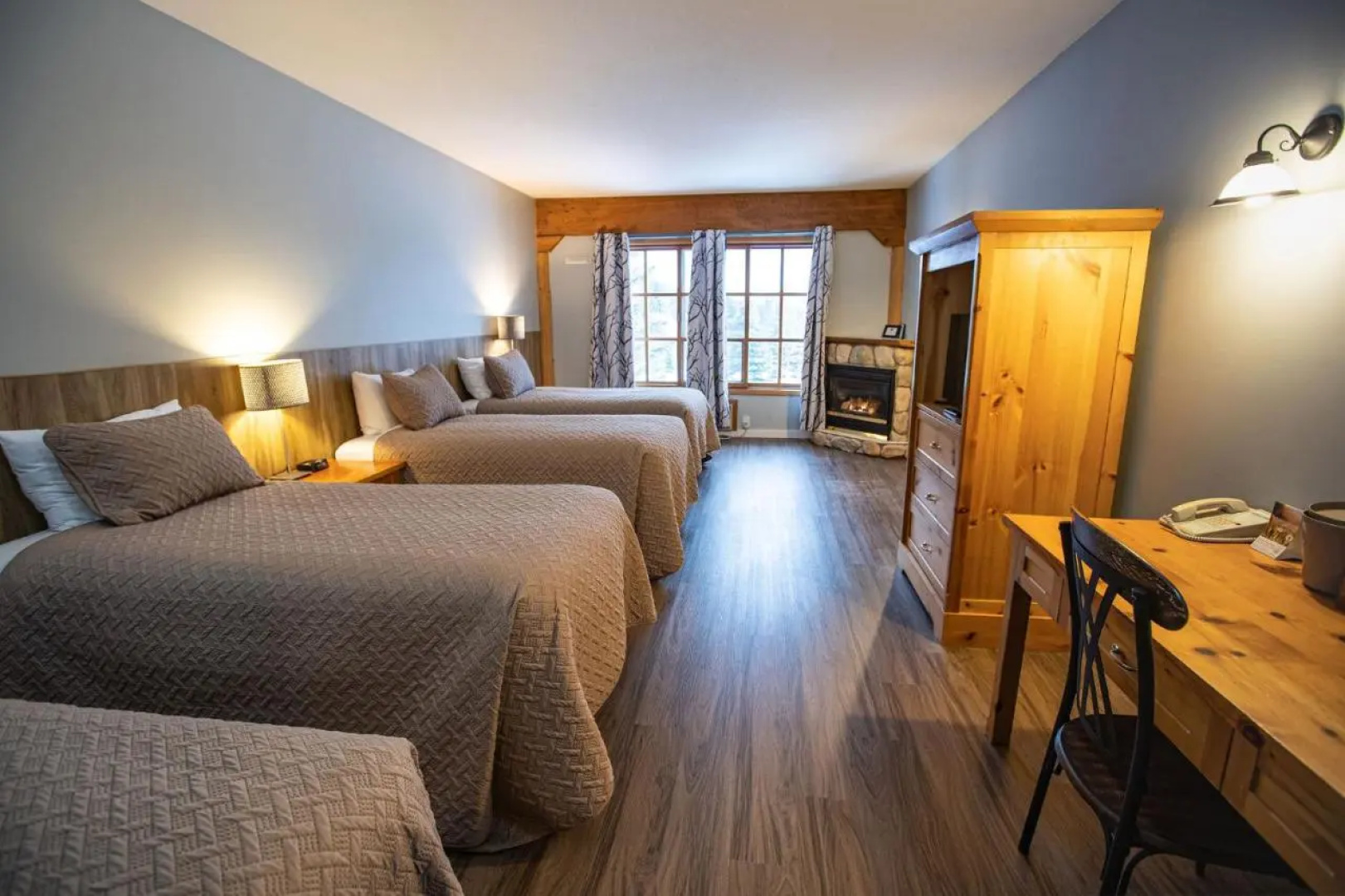 Glacier House Resort