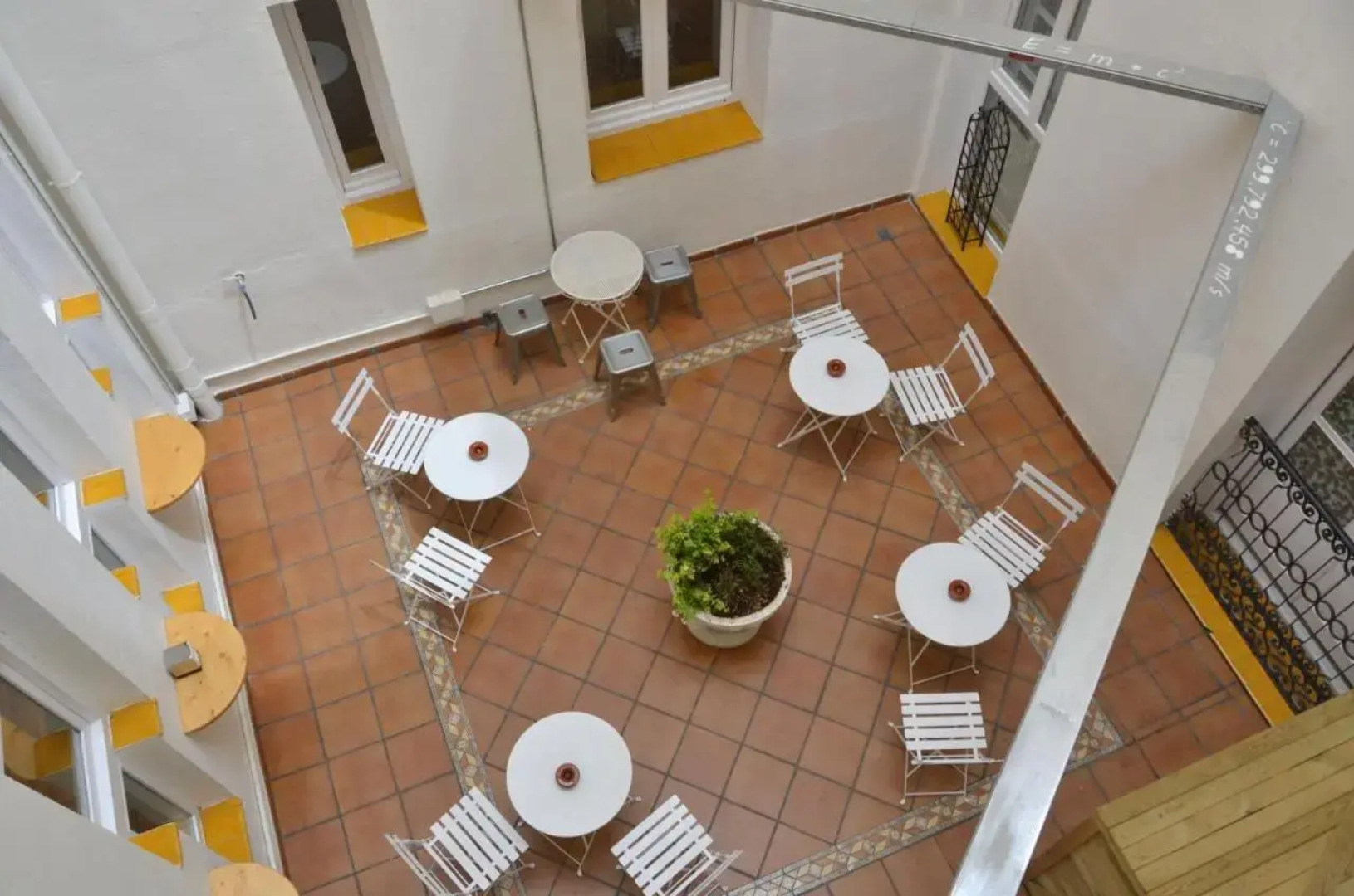 Хостел Far Home Atocha