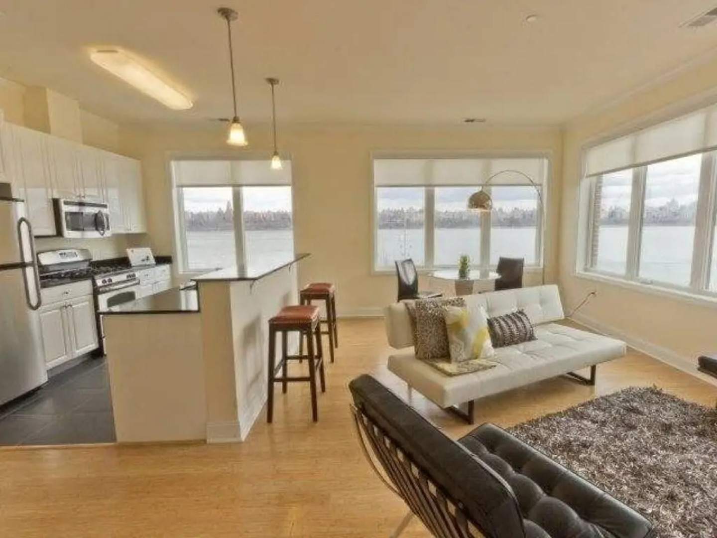 Cesar Suites at New York Plaza