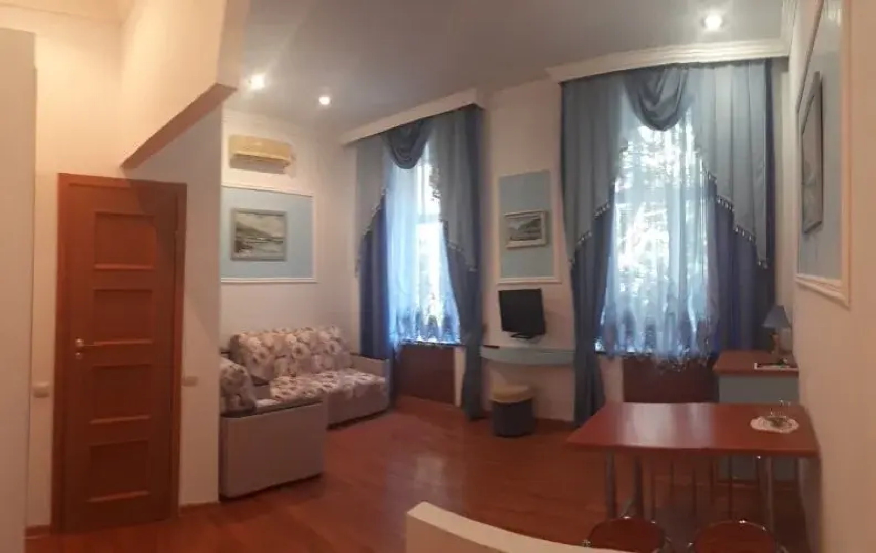 Park Royal Bely Lebed Mini-Hotel