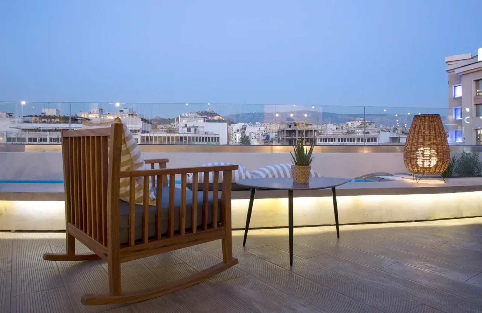 Zeus Essence Wyndham Athens Residence