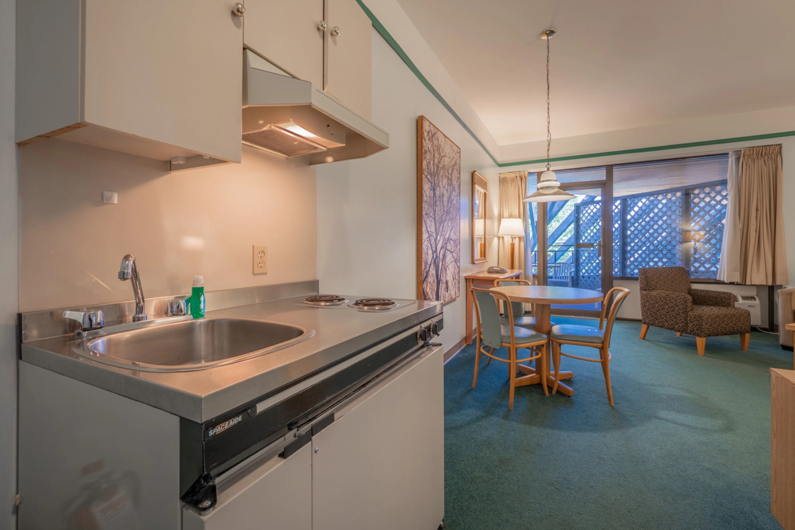 Cedars Inn Hotel & Convention Center