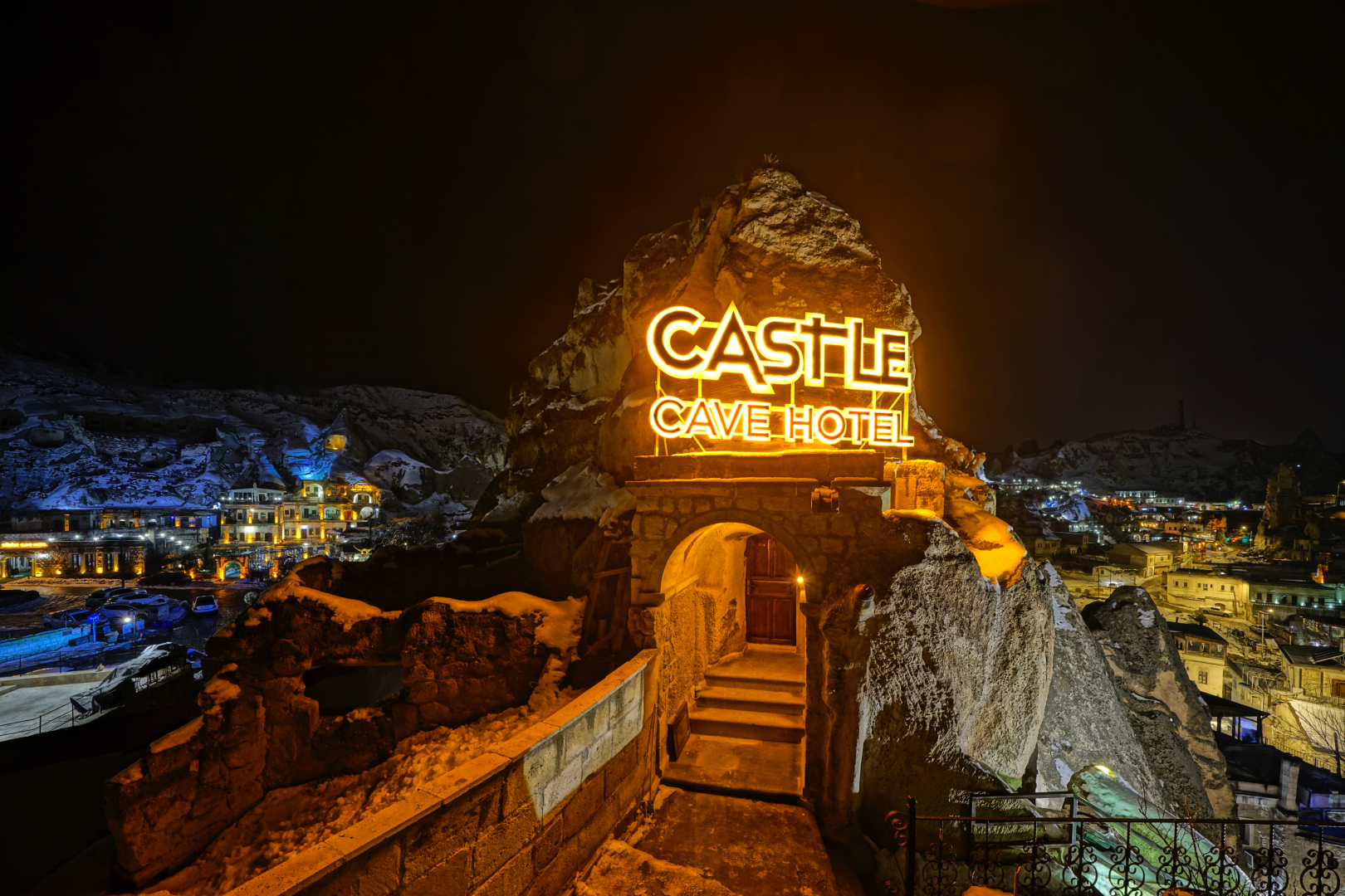 Castle Cave Hotel