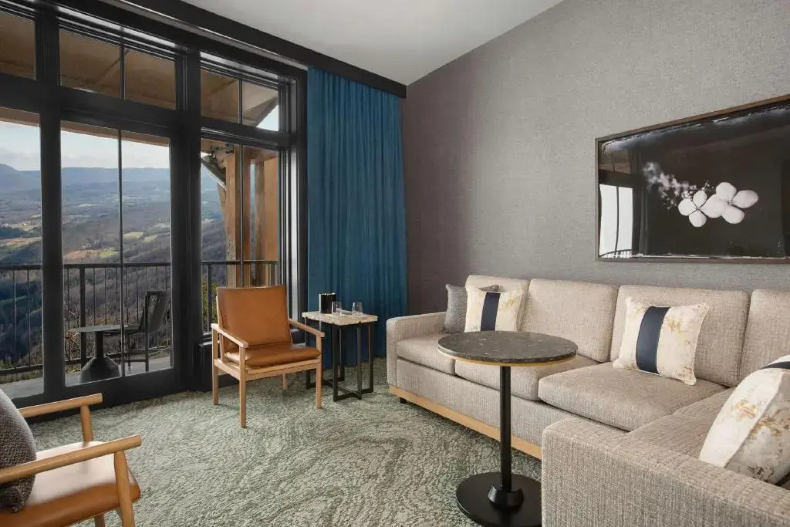 Cloudland At McLemore Resort Lookout Mountain, Curio by Hilton