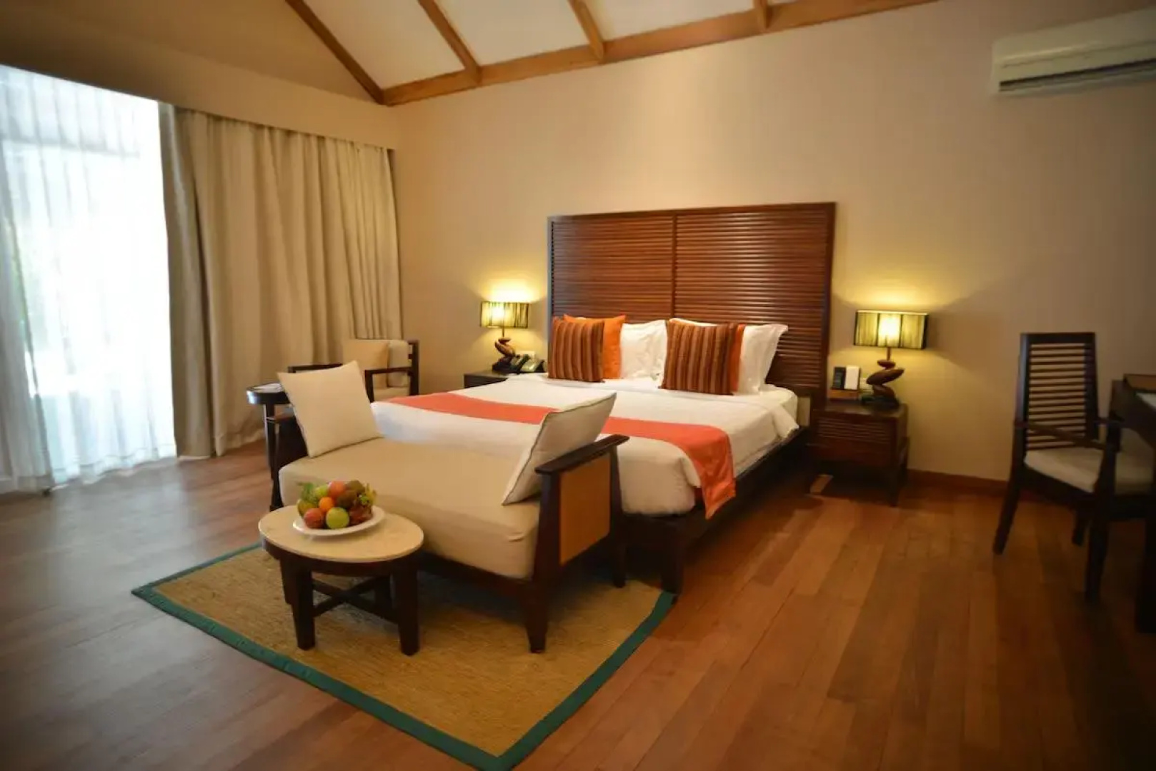 Vakarufalhi Island Resort & Spa