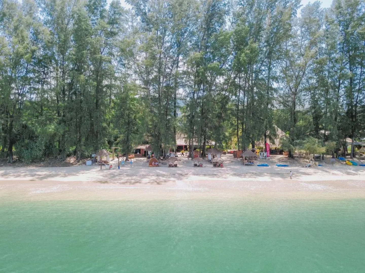 Отель Long Beach Chalet