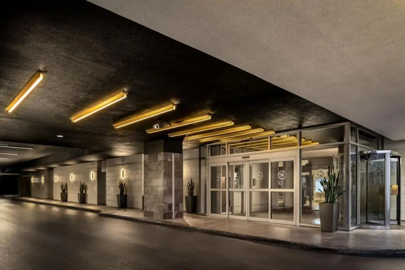 Le Centre Sheraton Montreal Hotel