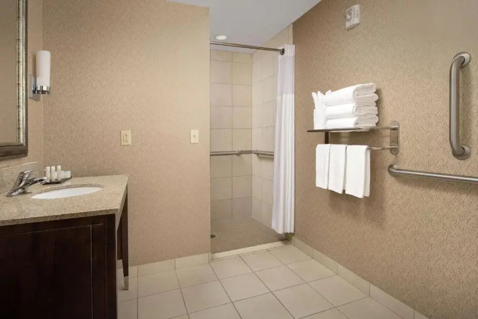 Отель Embassy Suites by Hilton Birmingham Hoover