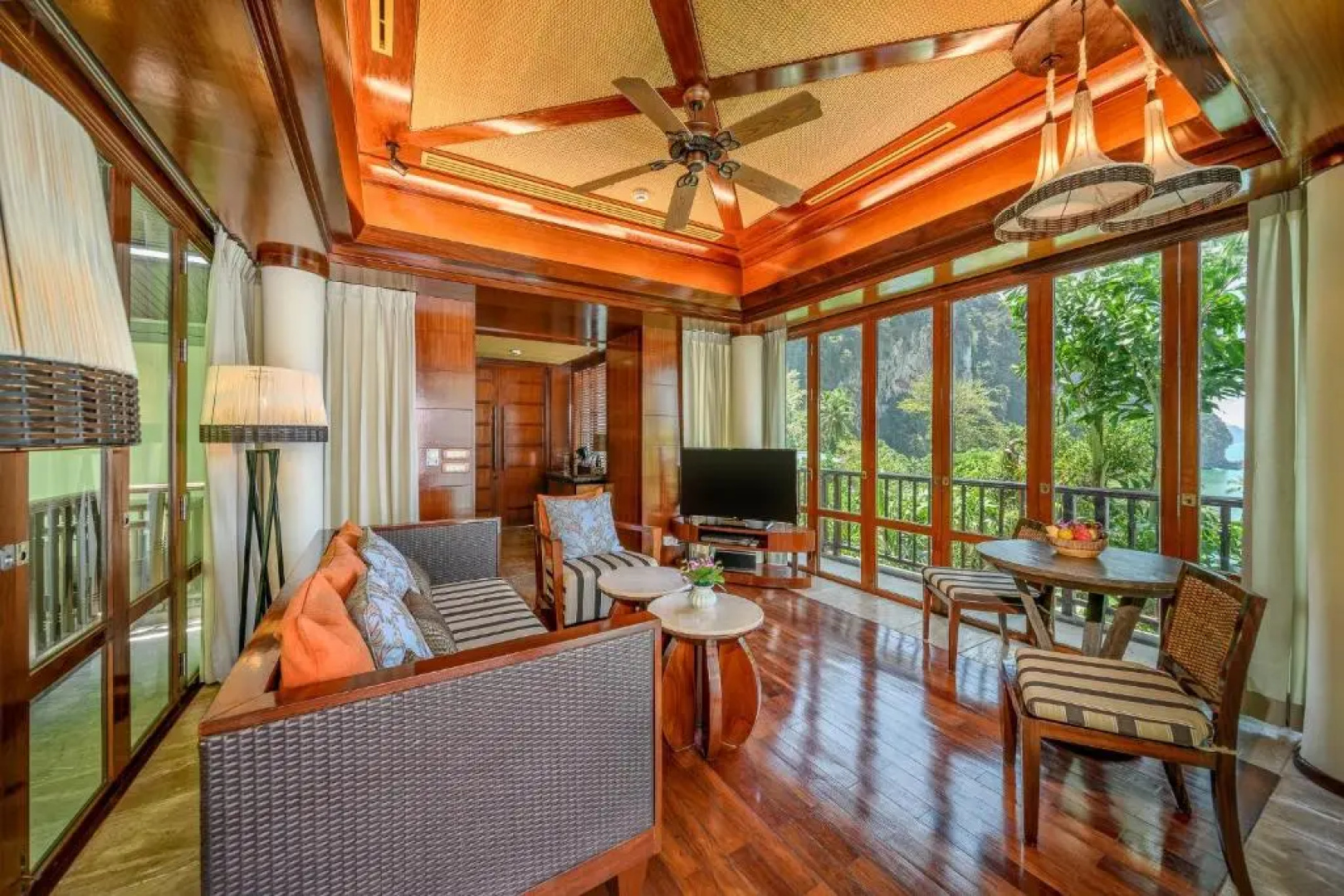 Отель Centara Grand Beach Resort and Villas Krabi