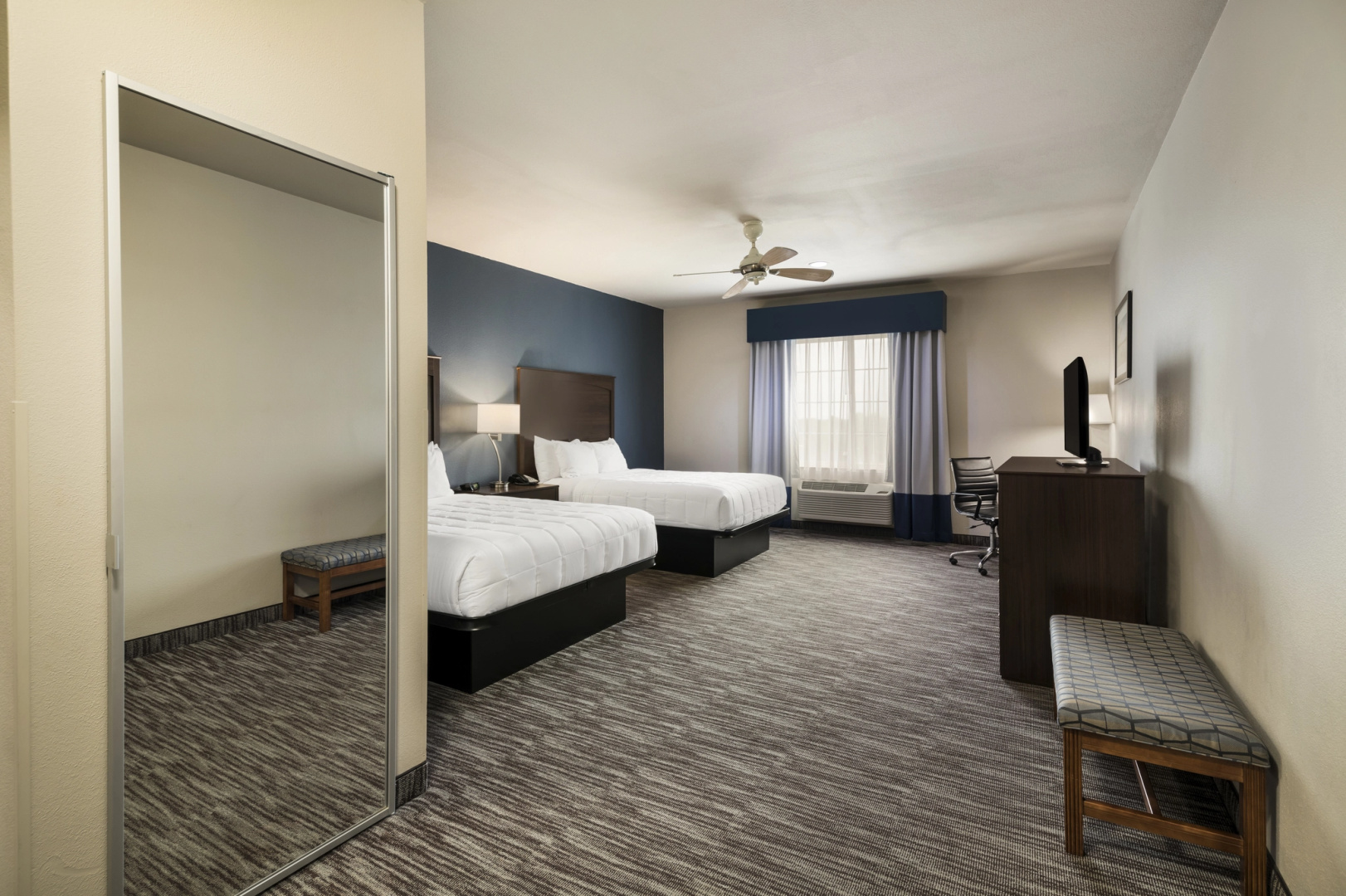 Best Western Plus Lake Dallas Inn & Suites