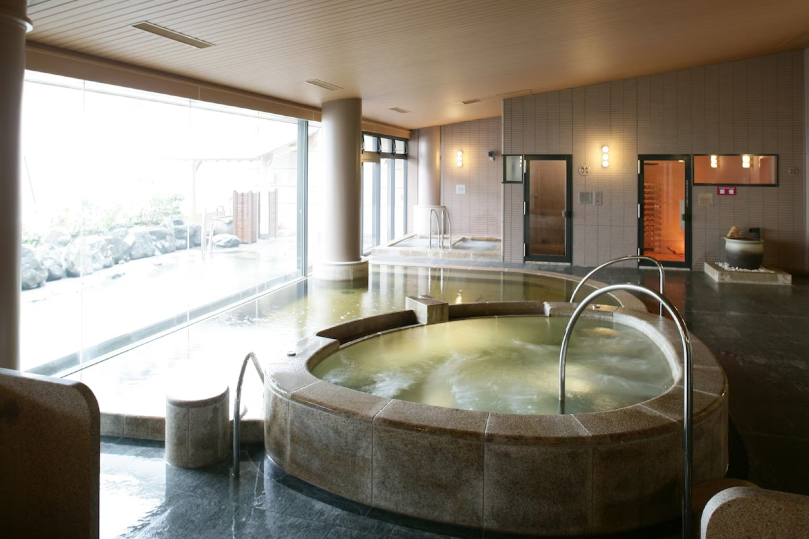 Отель City Plaza Osaka