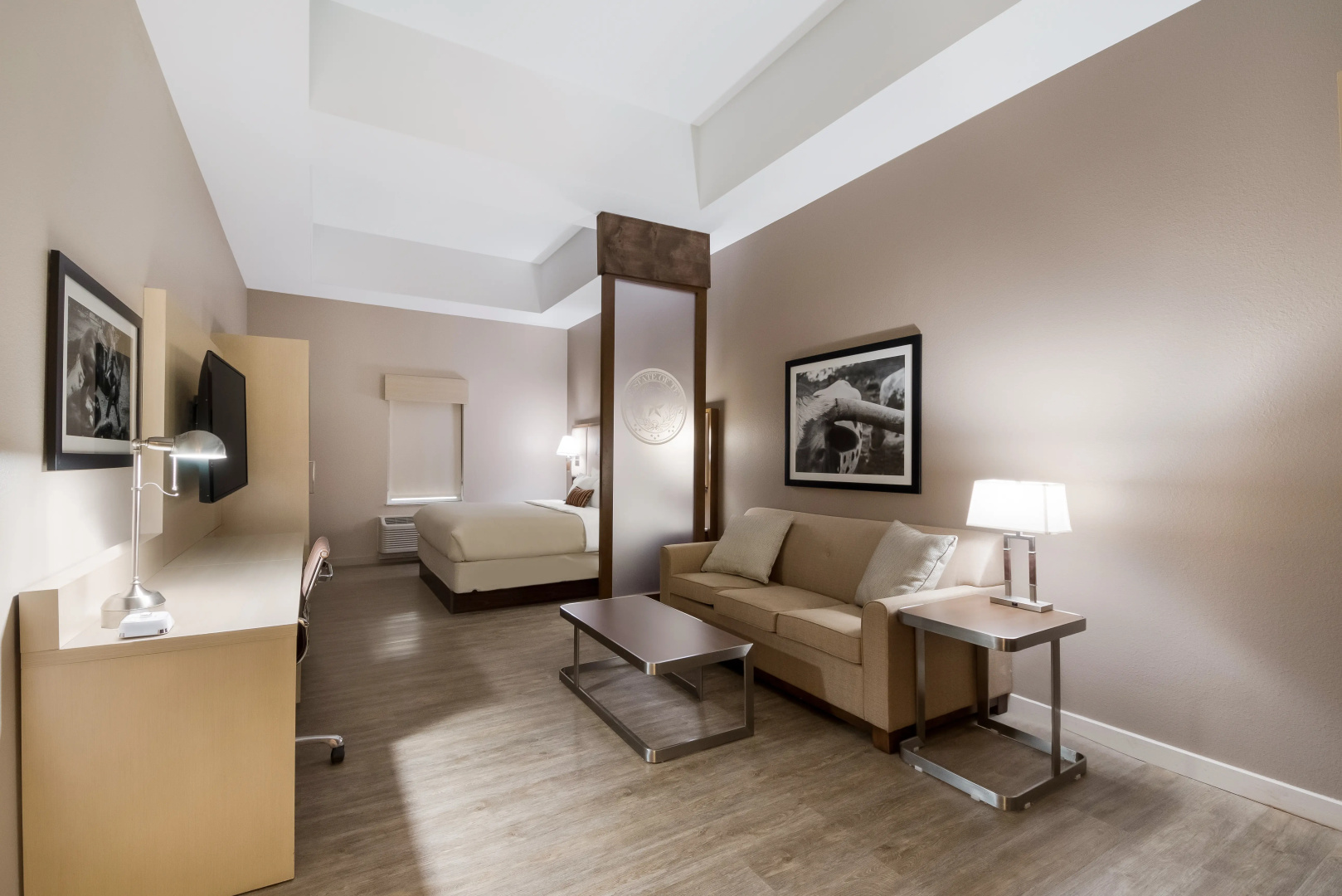 Best Western Bandera Suites & Saloon