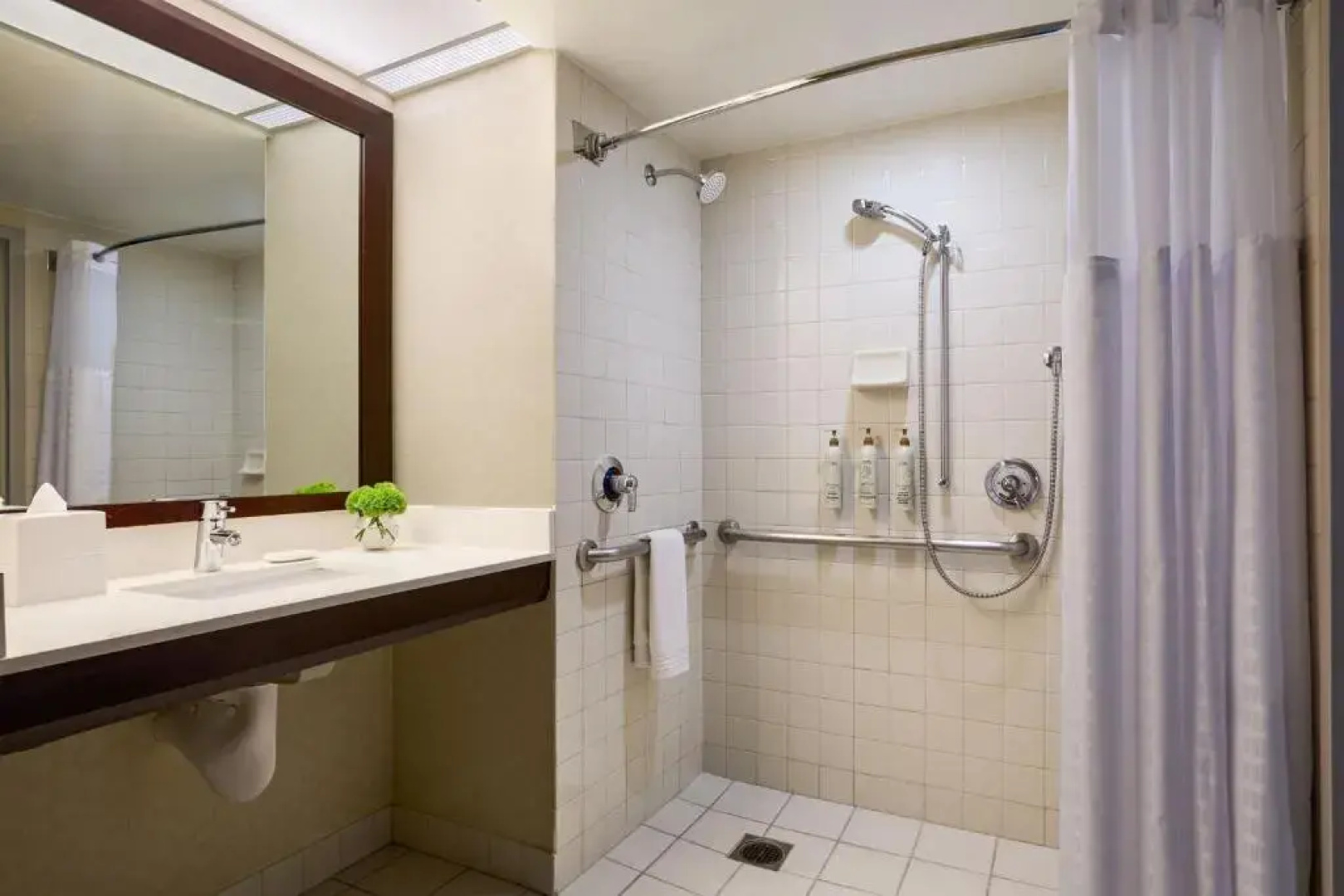 Renaissance Los Angeles Airport Hotel