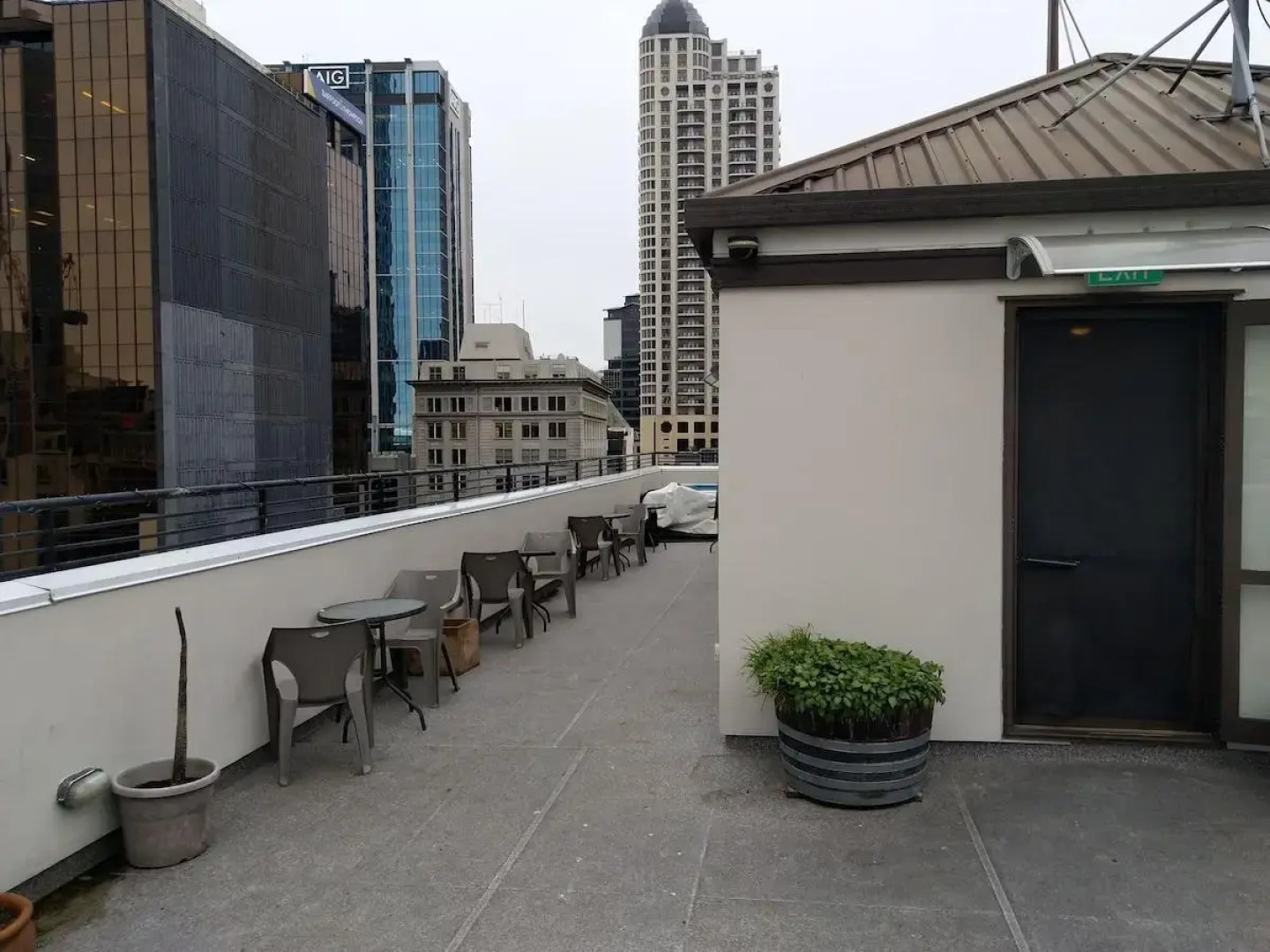 Nomads Auckland Backpackers