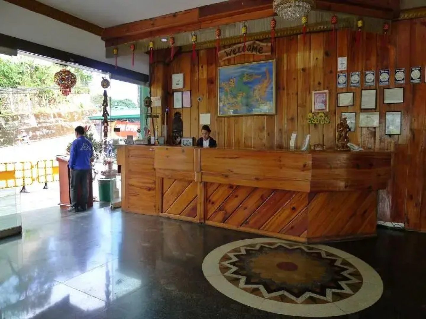 Summer Place Hotel