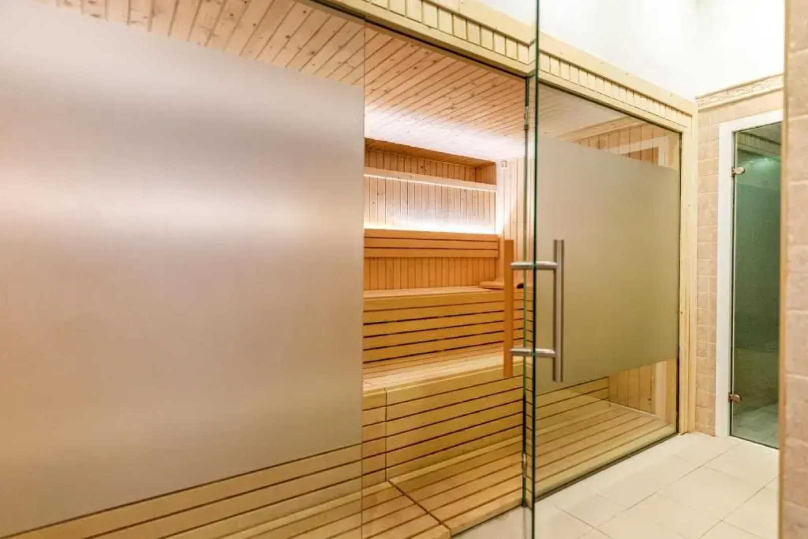 Viva Suites & Spa 16+
