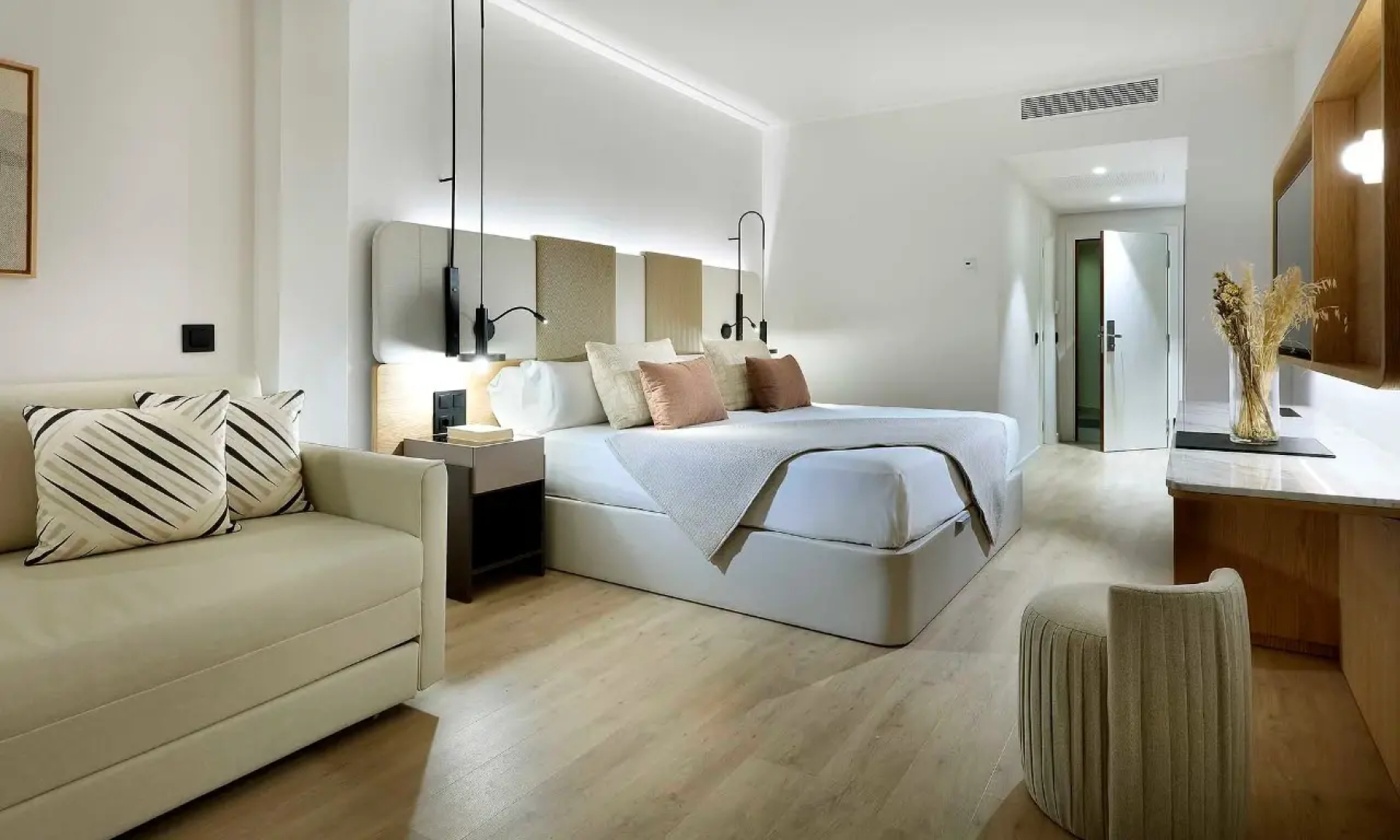 Отель Grand Palladium Palace Ibiza Resort & Spa