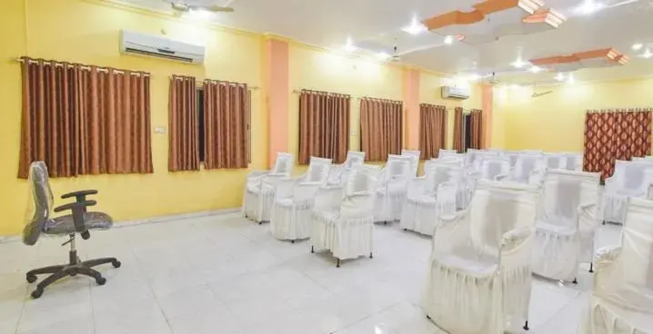 Treebo Varsha Palace