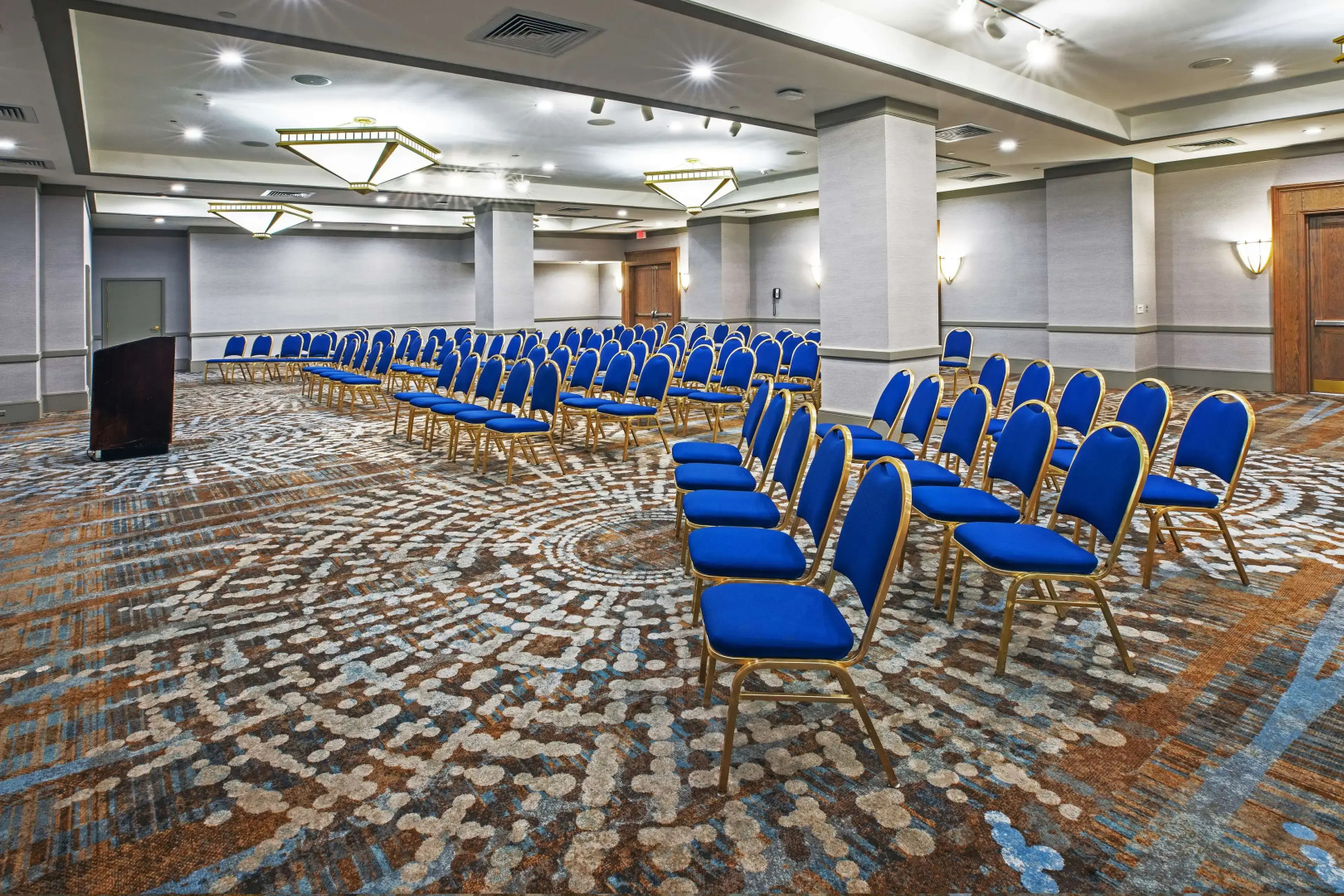 DoubleTree by Hilton Tulsa - Warren Place